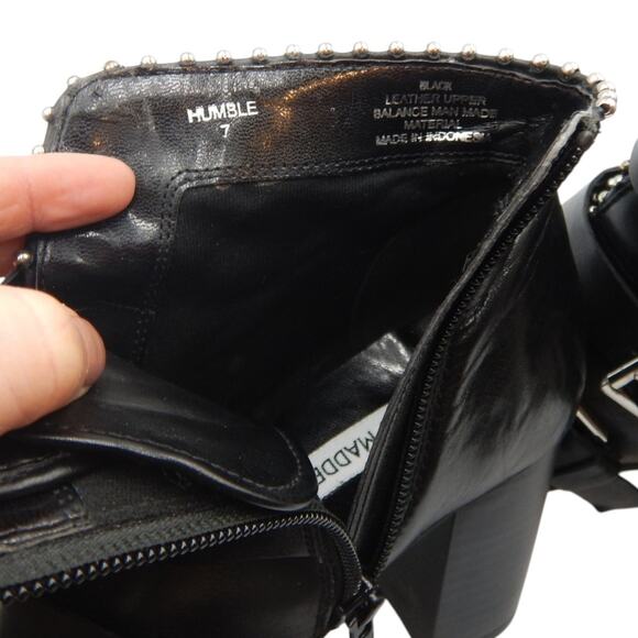 Steve Madden Humble Leather Studded Buckled Block Heeled Ankle Boots Black Sz 7 - Picture 8 of 9